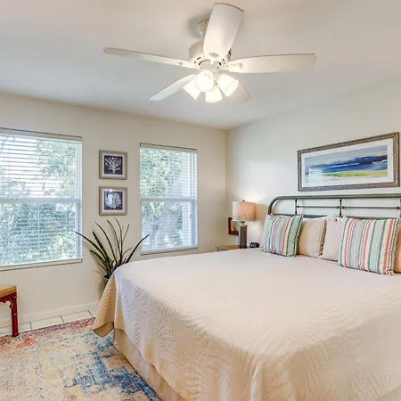 The Palm Bay St Louis Home - Walk To Beach!